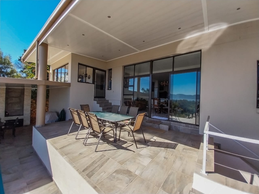 5 Bedroom Property for Sale in Meerhof North West